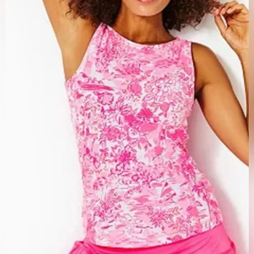 Lilly Pulitzer Pink Floral athletic skort and shirt - Picture 8 of 10